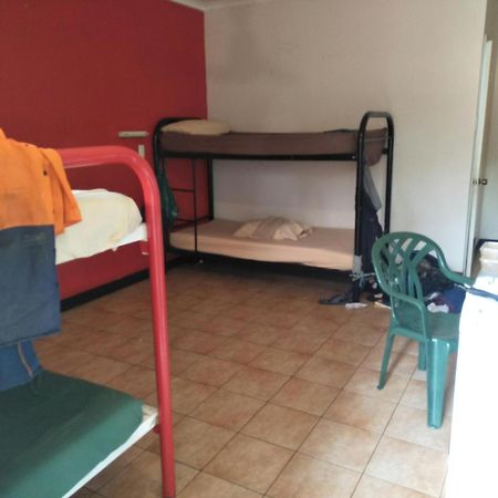 Palm Court Backpackers Hostel Katherine Exterior photo