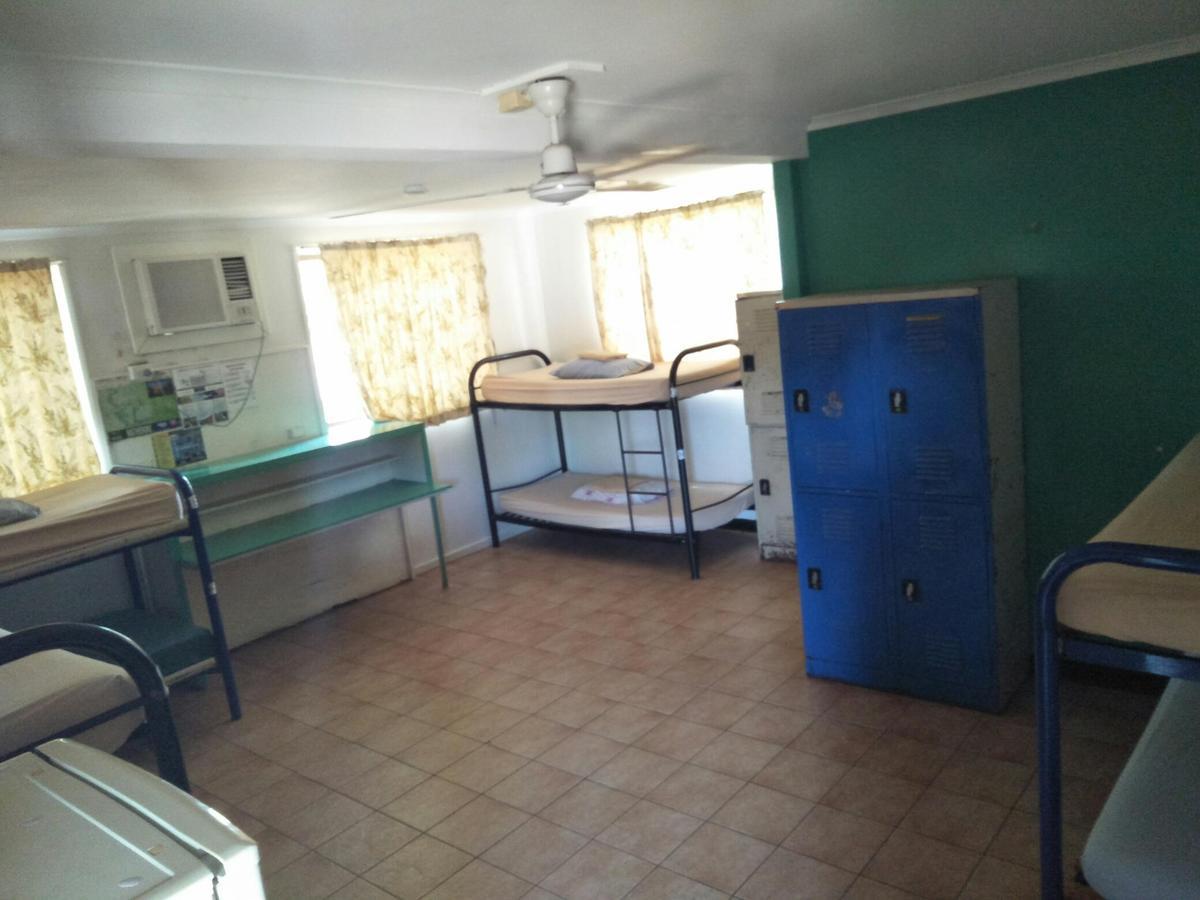 Palm Court Backpackers Hostel Katherine Exterior photo