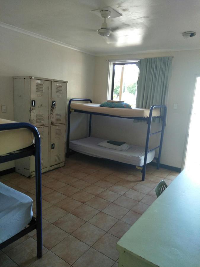 Palm Court Backpackers Hostel Katherine Exterior photo