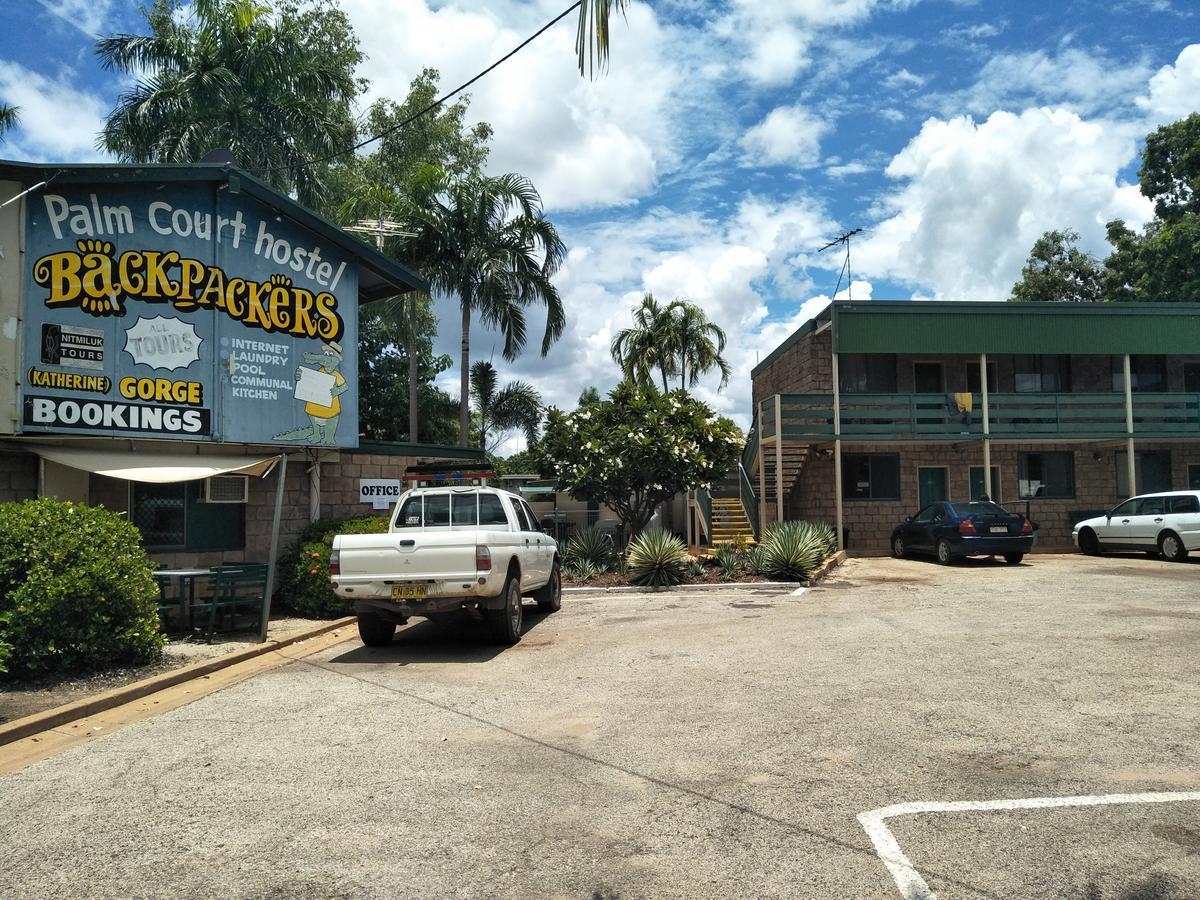 Palm Court Backpackers Hostel Katherine Exterior photo