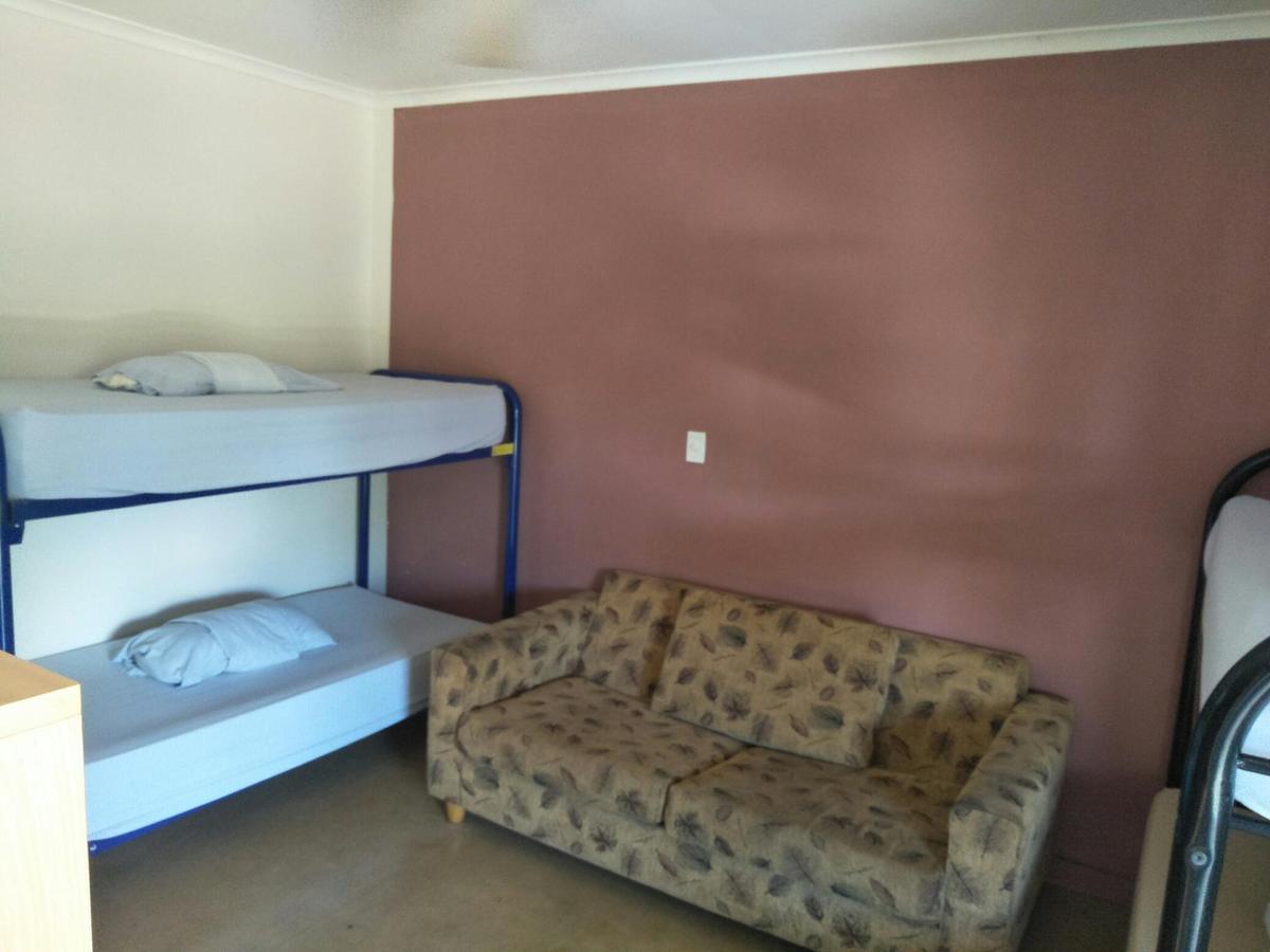Palm Court Backpackers Hostel Katherine Exterior photo